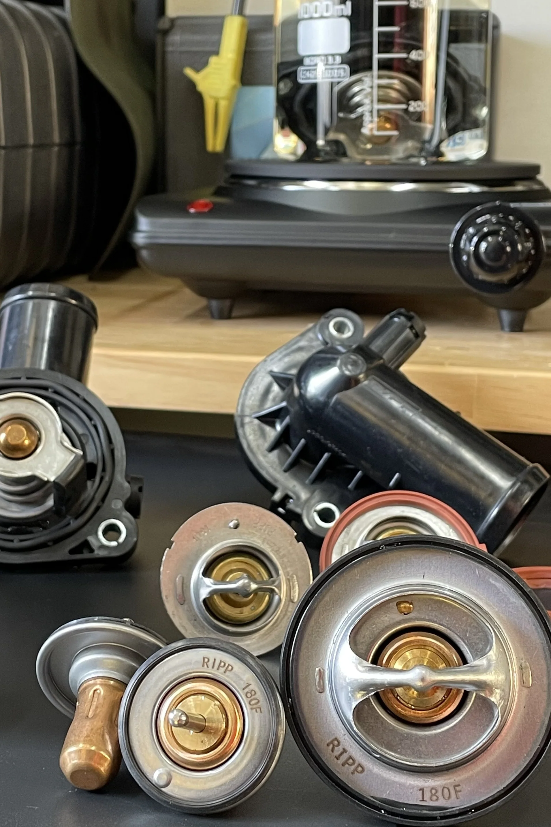 180 Degree Thermostat For 5.7L and 6.4L V8 HEMI Engines - Image 13